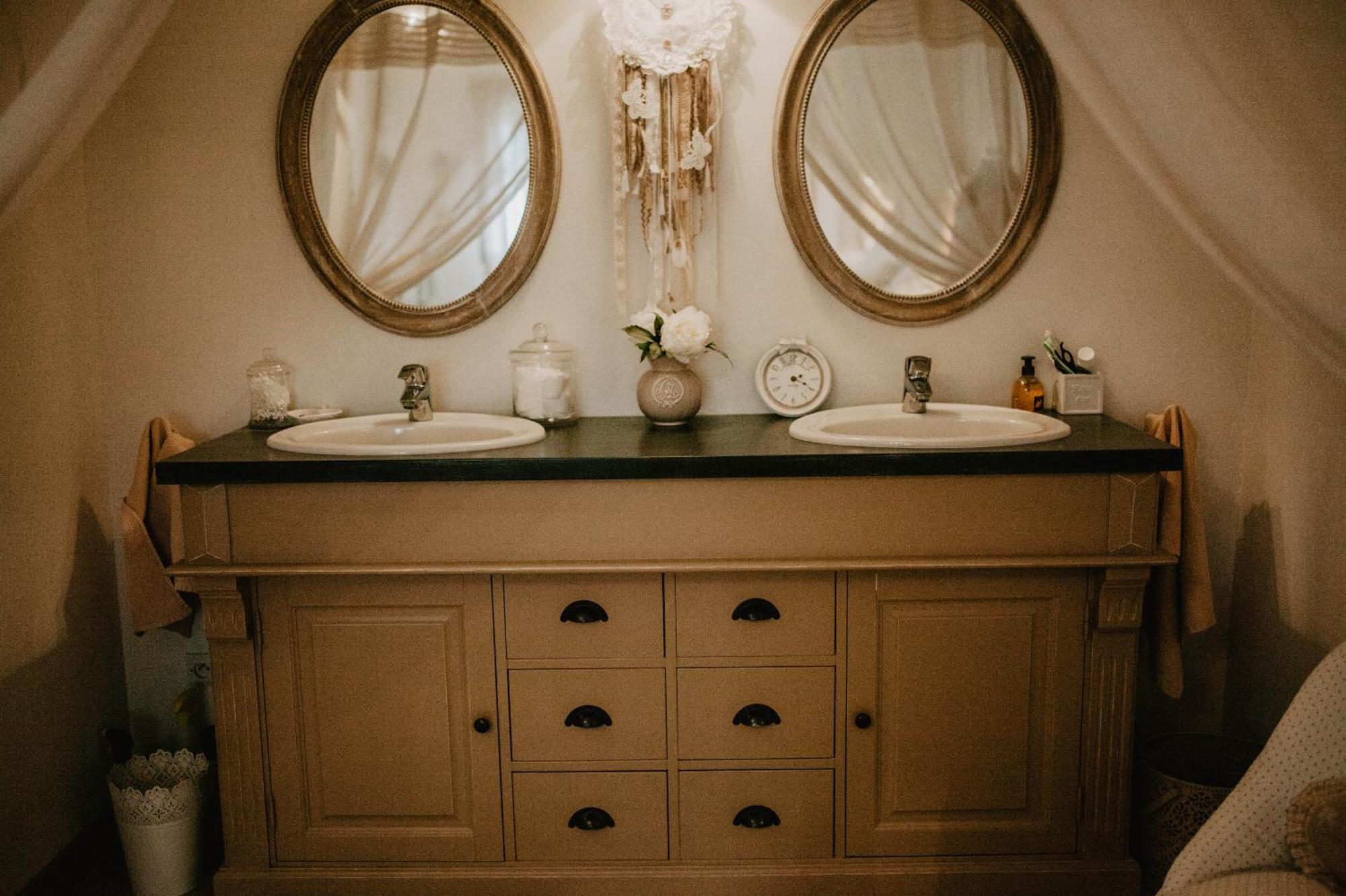 Chez Geraldine Bed & Breakfast Montels  Bagian luar foto
