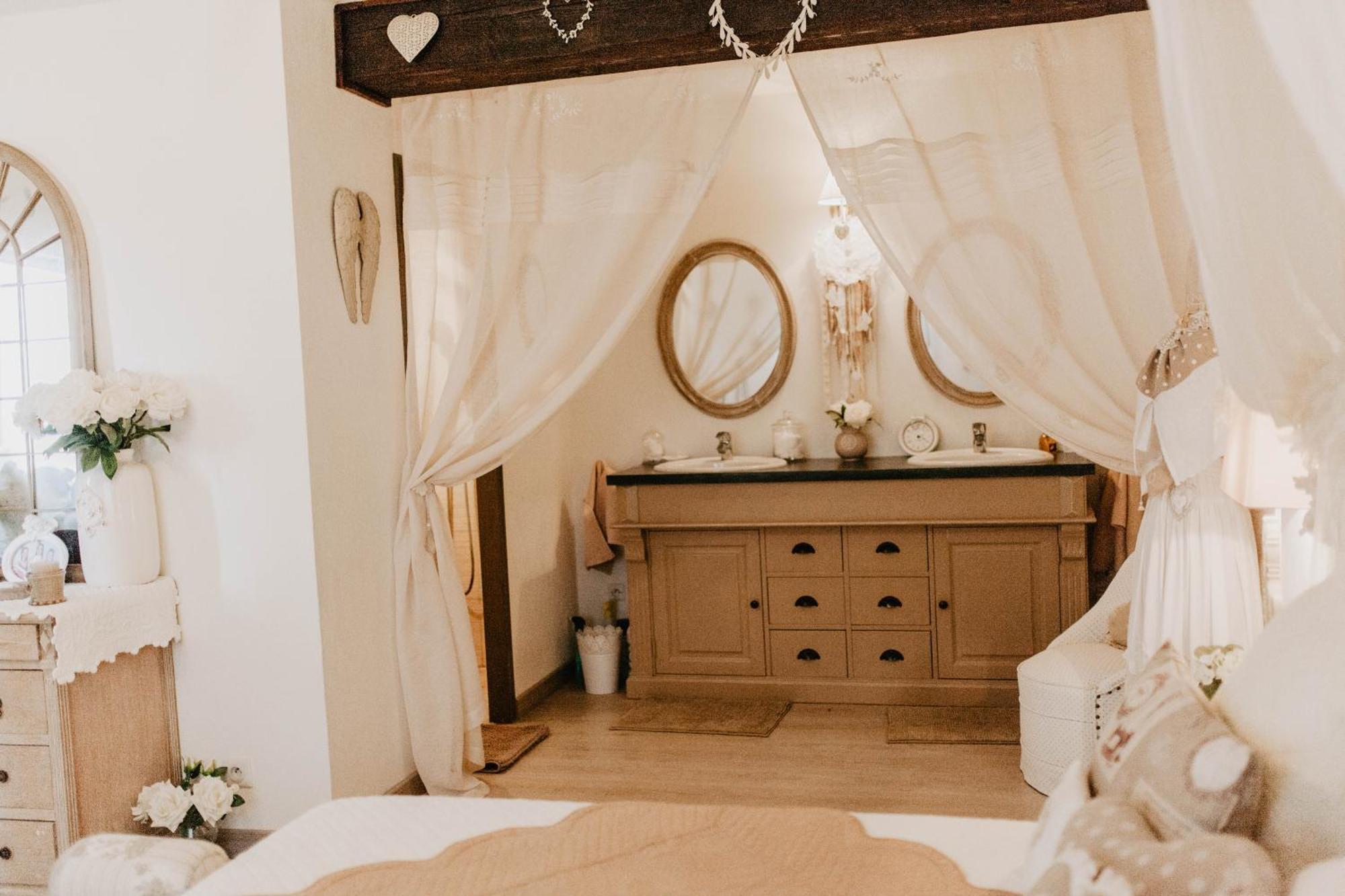 Chez Geraldine Bed & Breakfast Montels  Bagian luar foto